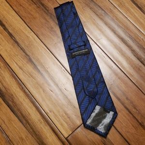Giorgio Armani Accessories - GIORGIO ARMANI SILK TIE Giorgio Armani Accessories - GIORGIO ARMANI SILK TIE